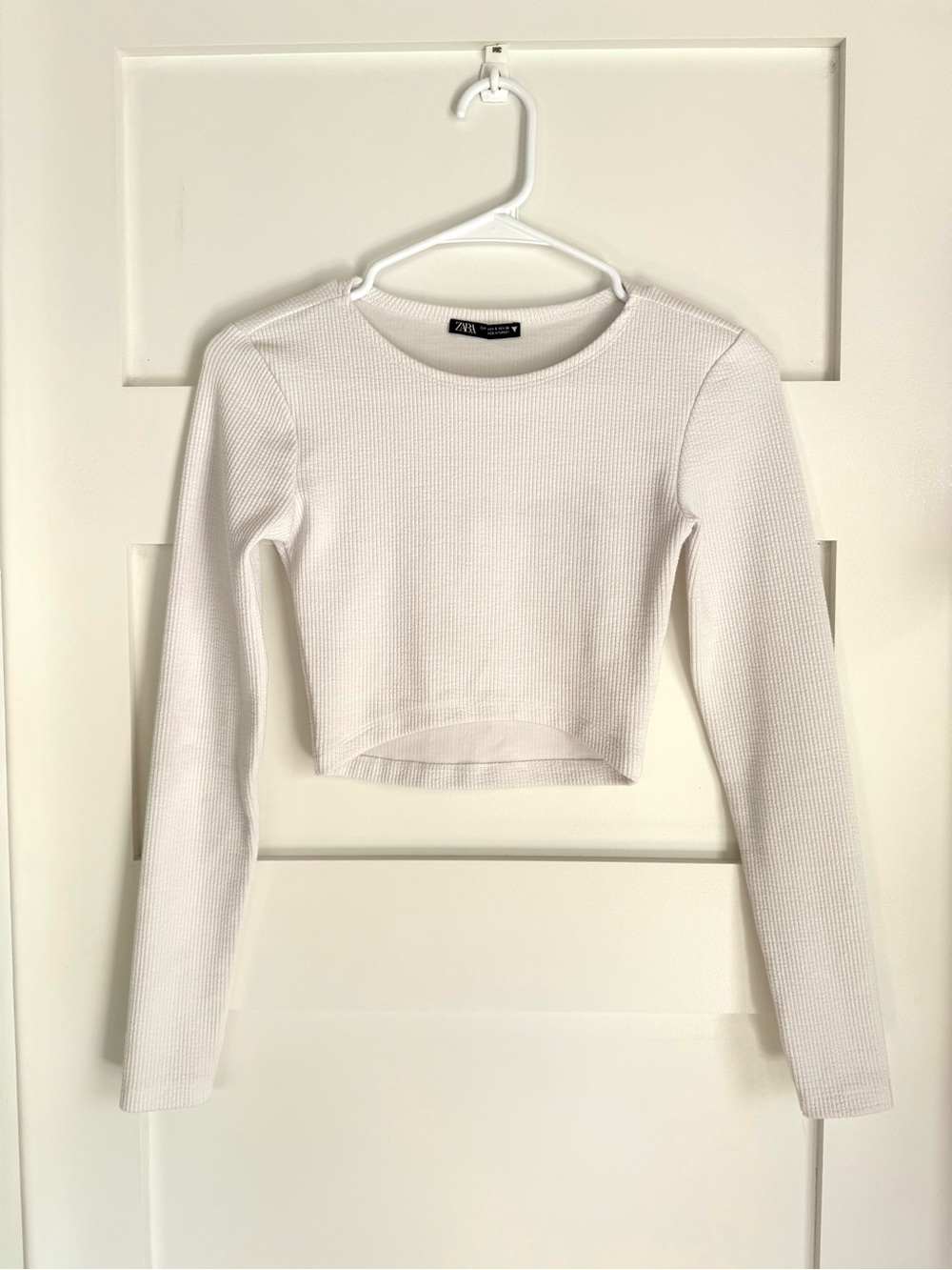 Zara White Textured Ribbed Long-Sleeve Crop Top